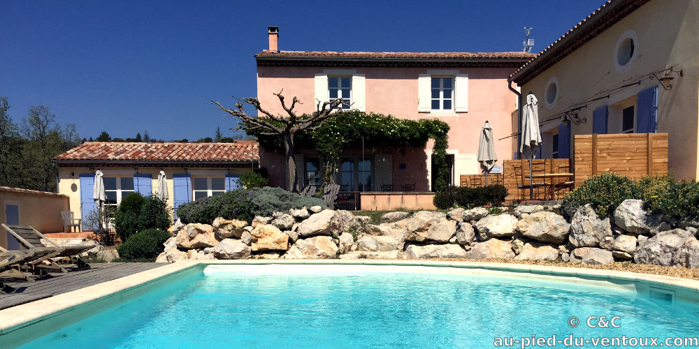 Au Pied du Ventoux, Gästezimmer und Gästetisch, B&B, Flassan, Bédoin, Provence