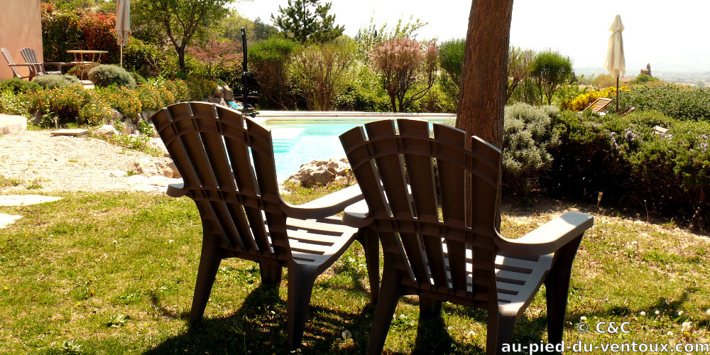 Au Pied du Ventoux, Gästezimmer und Gästetisch, B&B, Flassan, Bédoin, Provence