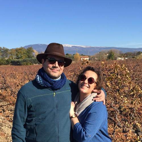 Au Pied du Ventoux, Charlotte & Clément, Gästezimmer und Gästetisch, B&B, Flassan, Bédoin, Provence