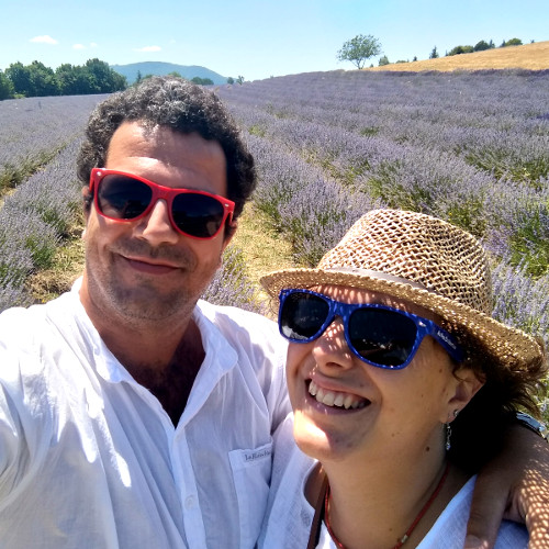 Au Pied du Ventoux, Charlotte & Clément, Gästezimmer und Gästetisch, B&B, Flassan, Bédoin, Provence