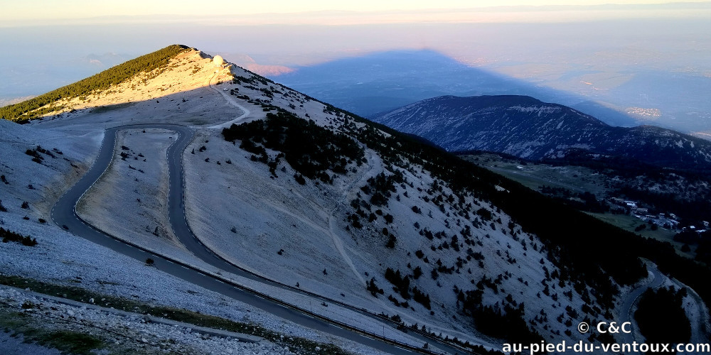 Au Pied du Ventoux, Chambres d'hôtes et Table d'hôtes, B&B, Flassan, Bédoin, Provence